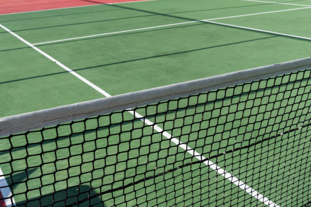 Maintenance après la rénovation d'un court de tennis dans les hôtels à Nice, Alpes-Maritimes, est un aspect essentiel de la gestion efficace