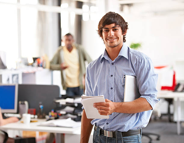 Avant toute action, il est essentiel de structurer votre stratégie autour d’objectifs précis pour réussir votre communication digitale Lyon.