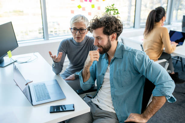 Une Création Site WordPress Paris réussie commence par une structure claire. En effet, une architecture intuitive permet